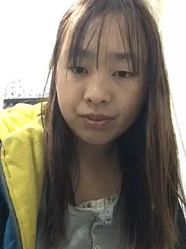 Snapshot of honeyyy110 chatting on February 4, 2026, 2:45 pm honeyyy110 online show from February 4, 2026, 2:45 pm