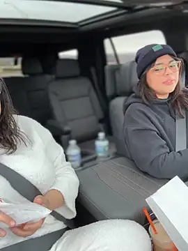 Snapshot of KittyTatts chatting on February 4, 2026, 9:43 pm KittyTatts online show from February 4, 2026, 9:43 pm