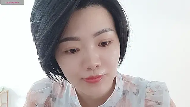 Nikishine online show from May 28, 2026, 3:03 am