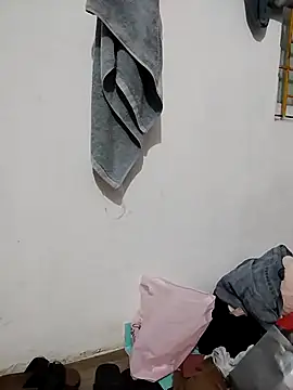 sushi-asa online show from April 15, 2026, 1:11 am