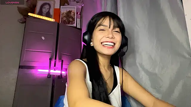 Snapshot of ConstancePorrini chatting on March 1, 2026, 1:00 pm ConstancePorrini online show from March 1, 2026, 1:00 pm