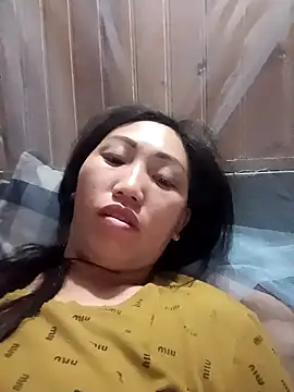 hot-luna- online show from April 11, 2026, 9:07 pm