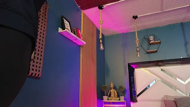 Ladyy brownn online show from April 14, 2026, 11:59 am