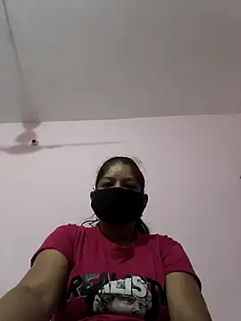 Suhanahotty1 online show from February 14, 2026, 9:48 pm