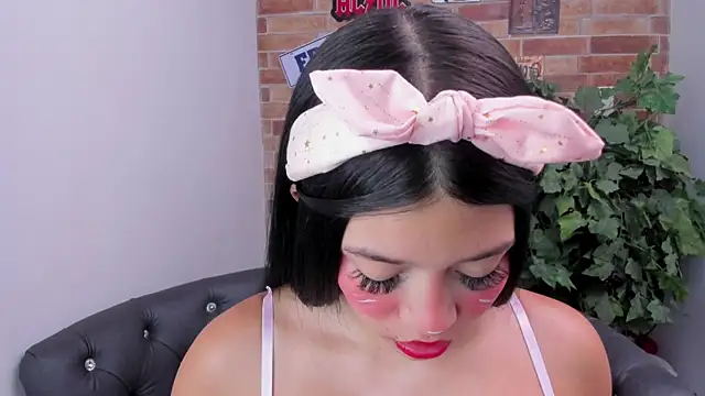 Snapshot of foxy_vera chatting on May 28, 2026, 11:05 am foxy vera online show from May 28, 2026, 11:05 am