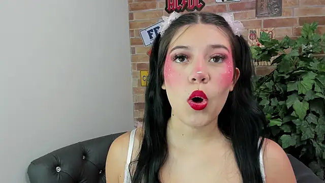 Snapshot of foxy_vera chatting on May 4, 2026, 11:02 am foxy vera online show from May 4, 2026, 11:02 am