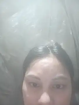 Snapshot of Momo-biki chatting on May 15, 2026, 11:47 pm Momo-biki online show from May 15, 2026, 11:47 pm