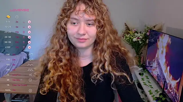 Snapshot of Milounee chatting on May 19, 2026, 8:43 am Milounee online show from May 19, 2026, 8:43 am