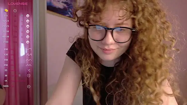 Snapshot of Milounee chatting on March 1, 2026, 7:52 am Milounee online show from March 1, 2026, 7:52 am