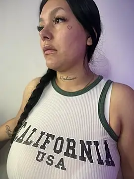 Miia  Taylor online show from March 3, 2026, 4:30 am