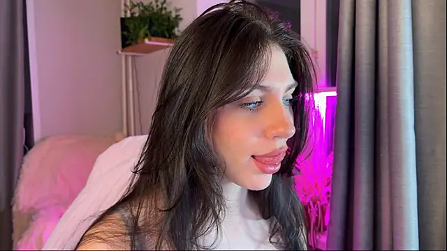 lunawho online show from February 27, 2026, 3:29 am