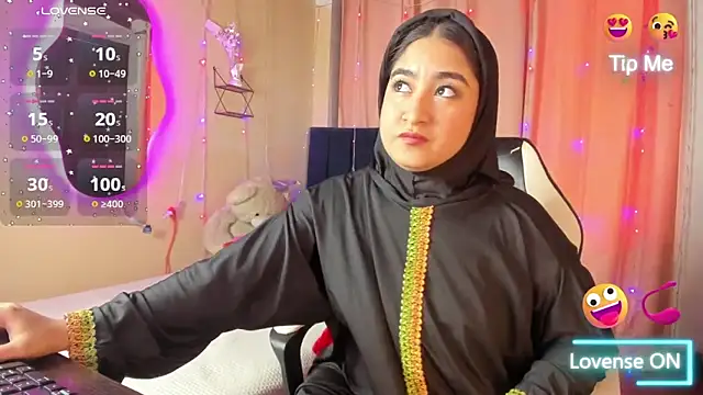 Snapshot of SamiraAwada chatting on February 4, 2026, 6:03 pm SamiraAwada online show from February 4, 2026, 6:03 pm