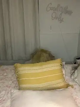 ThornsandHoney online show from March 26, 2026, 3:27 am