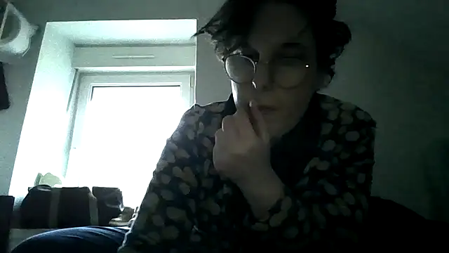 Snapshot of OIseauNoir88 chatting on February 12, 2026, 4:18 pm OIseauNoir88 online show from February 12, 2026, 4:18 pm