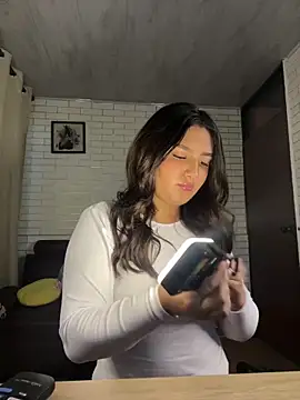 Snapshot of Catalu_x chatting on February 20, 2026, 11:01 am Catalu x online show from February 20, 2026, 11:01 am