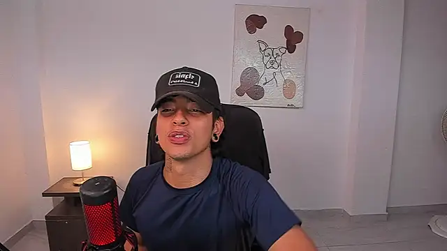 Snapshot of paisa_hotx chatting on February 4, 2026, 10:49 pm paisa hotx online show from February 4, 2026, 10:49 pm