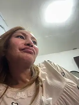 Snapshot of Rhieanne chatting on April 7, 2026, 6:48 am Rhieanne online show from April 7, 2026, 6:48 am