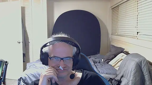 Snapshot of CoffeeGregory chatting on March 4, 2026, 8:44 am CoffeeGregory online show from March 4, 2026, 8:44 am