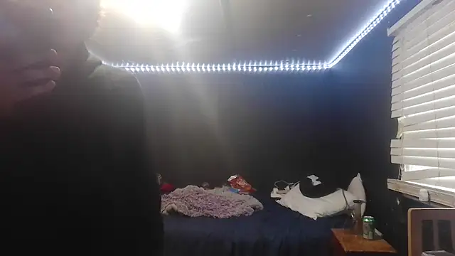 Snapshot of spooky425hd chatting on May 27, 2026, 3:52 pm spooky425hd online show from May 27, 2026, 3:52 pm