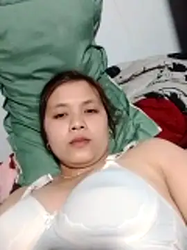 Snapshot of alex_callmemaybe69 chatting on February 8, 2026, 6:27 pm alex callmemaybe69 online show from February 8, 2026, 6:27 pm