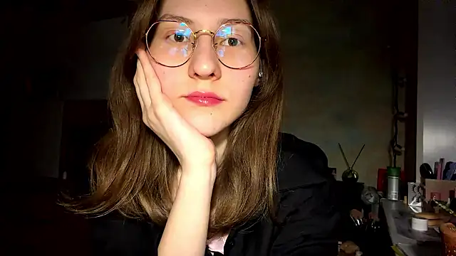 Miaaa Moon online show from March 17, 2026, 4:21 pm