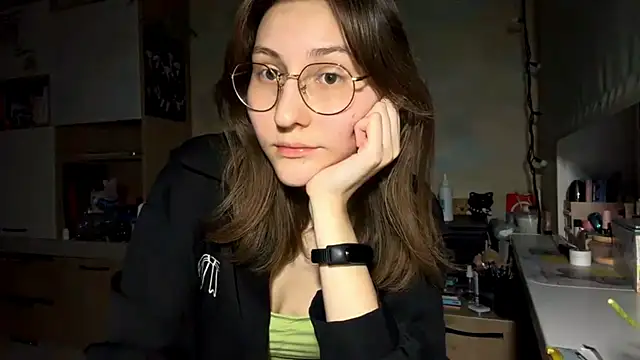 Miaaa Moon online show from February 14, 2026, 4:18 pm