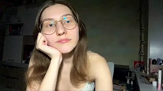 Miaaa Moon online show from March 26, 2026, 4:27 pm