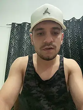 Snapshot of alessand180521 chatting on February 17, 2026, 10:40 pm alessand180521 online show from February 17, 2026, 10:40 pm