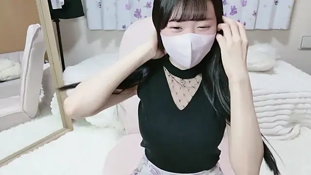 Snapshot of MOE_o0 chatting on February 25, 2026, 9:09 am MOE o0 online show from February 25, 2026, 9:09 am