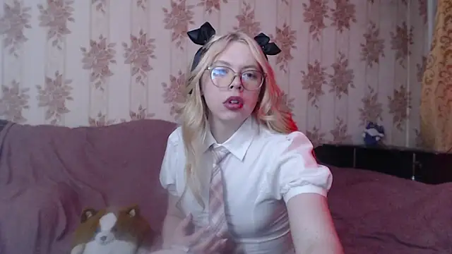 Snapshot of Cutie_Bambi chatting on February 5, 2026, 11:06 am Cutie Bambi online show from February 5, 2026, 11:06 am