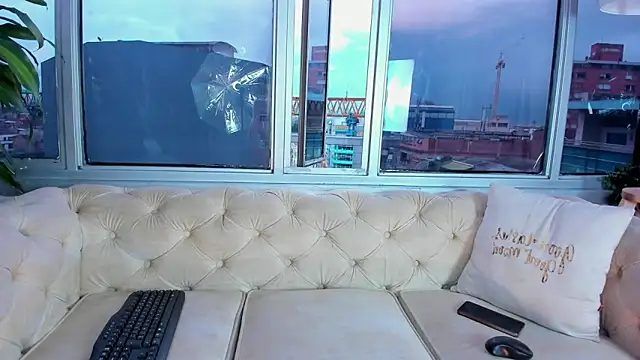 nia-malkova online show from February 13, 2026, 11:32 am