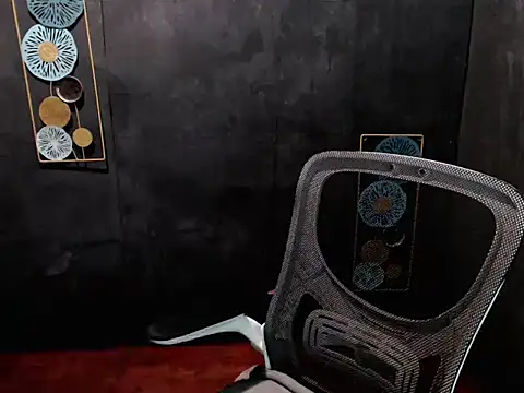 itsme jaja18 online show from April 13, 2026, 4:11 pm