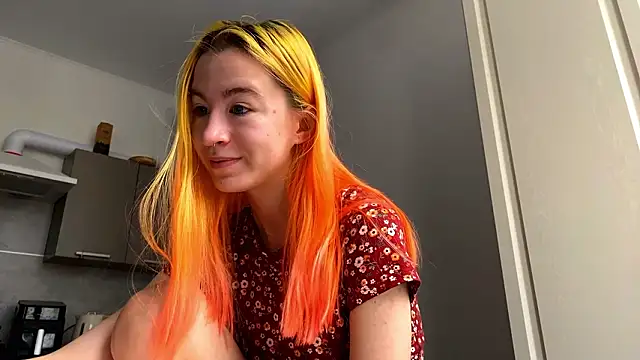 Snapshot of EmilyHein chatting on February 28, 2026, 6:24 am EmilyHein online show from February 28, 2026, 6:24 am