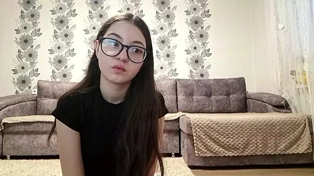 ZyntraLoom online show from February 8, 2026, 1:20 pm