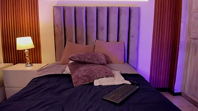 LilyHartt online show from April 15, 2026, 8:09 pm