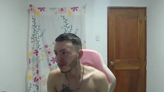 Ariana Esteban07 online show from February 19, 2026, 5:59 am