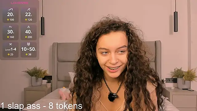 Luna Starlight online show from February 28, 2026, 9:14 pm