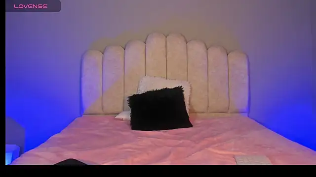 Snapshot of Celestecastro_ chatting on April 21, 2026, 1:42 am Celestecastro online show from April 21, 2026, 1:42 am