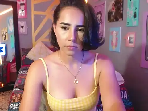 Evelyn lovers  online show from March 25, 2026, 11:36 pm