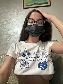 IRIS-GIRL online show from June 5, 2026, 11:10 pm