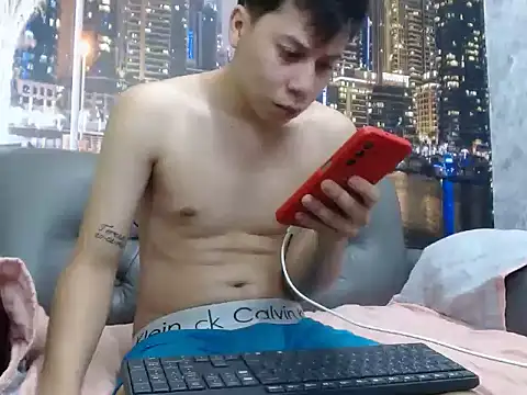 santiago xxxcol online show from April 13, 2026, 11:31 pm