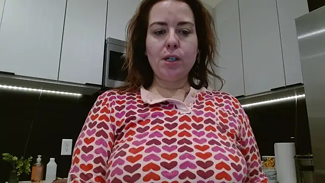 Snapshot of HazelSkyesChat chatting on February 14, 2026, 5:57 pm HazelSkyesChat online show from February 14, 2026, 5:57 pm