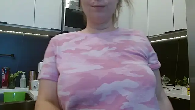 HazelSkyesChat online show from March 30, 2026, 10:11 pm