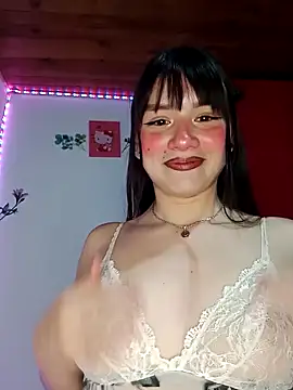 Snapshot of MikasaxX_ chatting on May 5, 2026, 5:43 am MikasaxX online show from May 5, 2026, 5:43 am