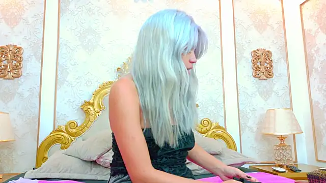 AlanaHouston online show from March 4, 2026, 12:13 pm