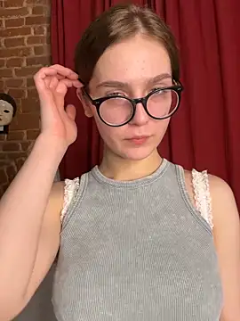 Snapshot of MyKittySayMeow chatting on March 4, 2026, 8:49 pm MyKittySayMeow online show from March 4, 2026, 8:49 pm