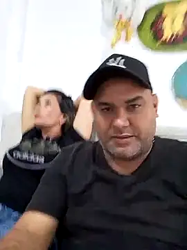 wessAndSandri online show from April 21, 2026, 7:42 pm