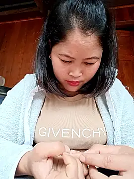 Snapshot of Mayly_Sweet chatting on February 15, 2026, 3:29 am Mayly Sweet online show from February 15, 2026, 3:29 am