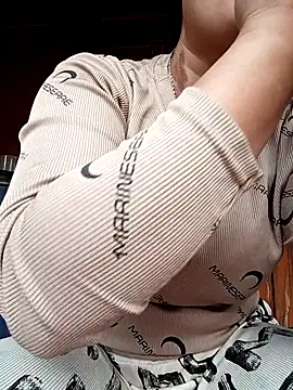 Snapshot of Mayly_Sweet chatting on February 7, 2026, 12:51 am Mayly Sweet online show from February 7, 2026, 12:51 am