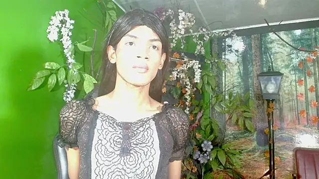 Snapshot of Karol_Vanessa__ chatting on February 28, 2026, 12:05 pm Karol Vanessa online show from February 28, 2026, 12:05 pm